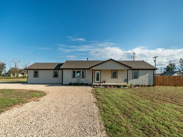 108 W 2nd St, Edmonson, TX 79032