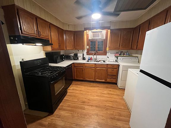 3rd image of 713 Avenue B