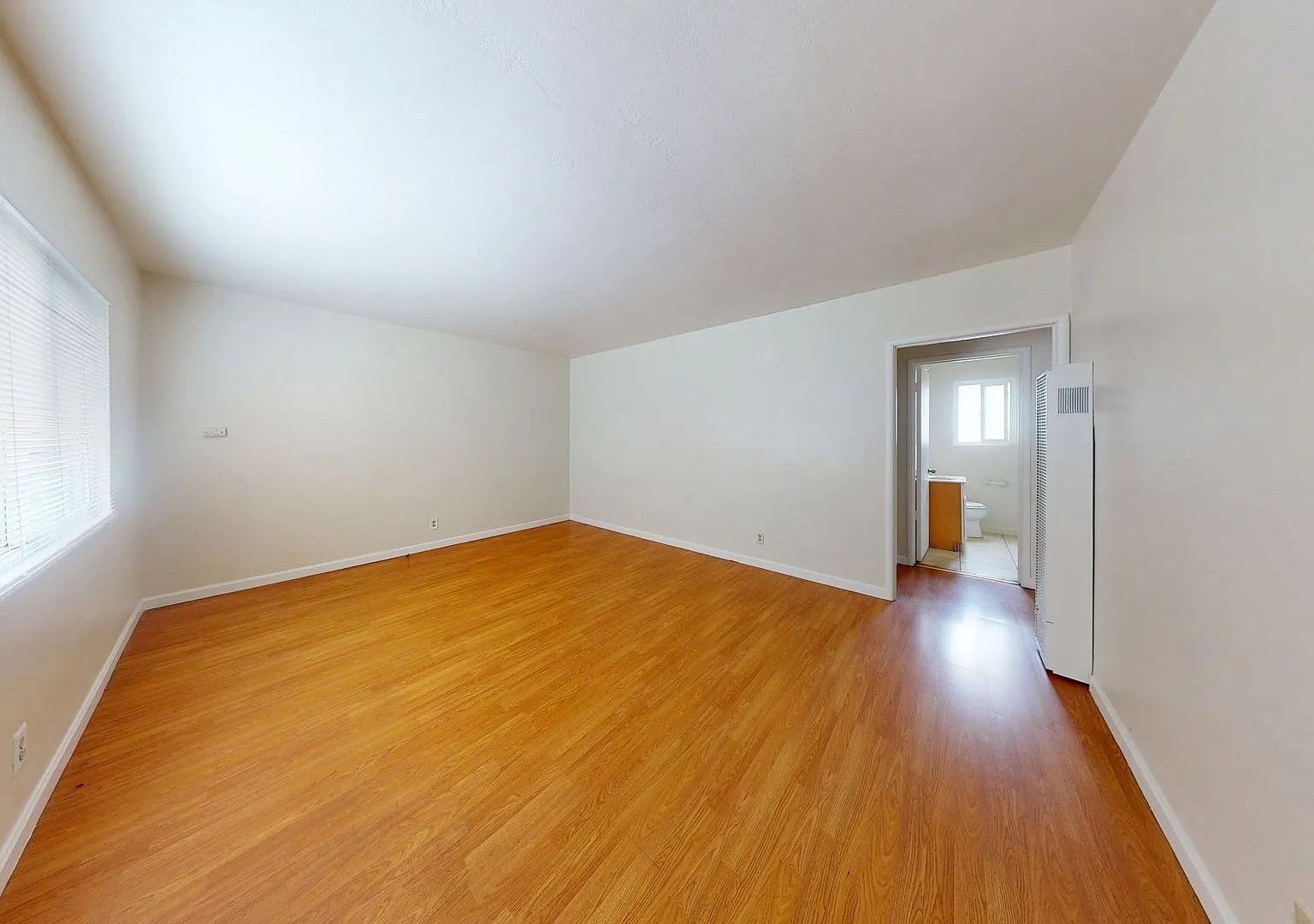 22815 Grand Street — Photo 4