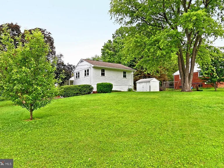 7501 Mendota Pl — Photo 3