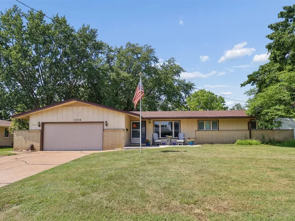 1006 Knob Hill Dr, Des Moines, IA 50317