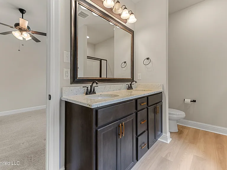 3766 Hamilton Dr — Photo 11