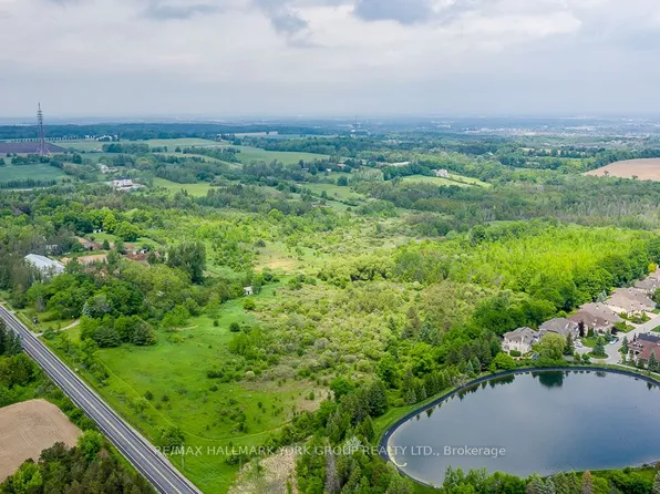 15763 Dufferin St, King, ON L7B 1K5