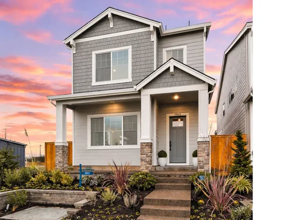 18428 SW Alderwood Dr, Beaverton, OR 97003