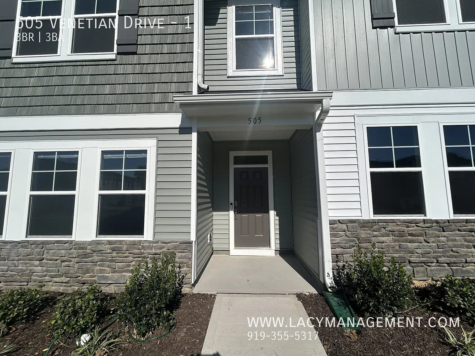 3 bed, 2.5 bath, 1939 sqft, $1,745 — Photo 3