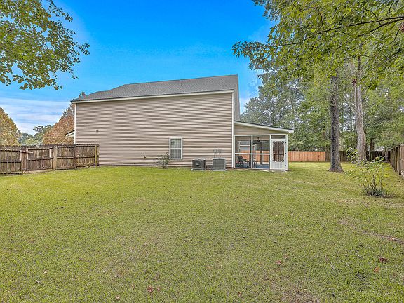 5th image of 8624 Chloe Ln