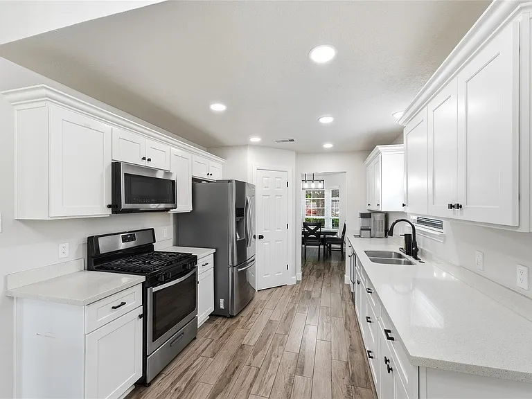 5234 Findlay Dr — Photo 10