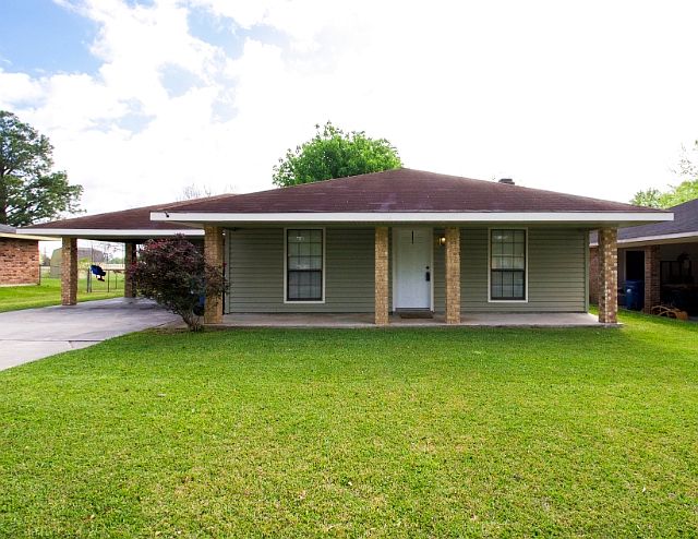 1st image of 307 Vivian Dr