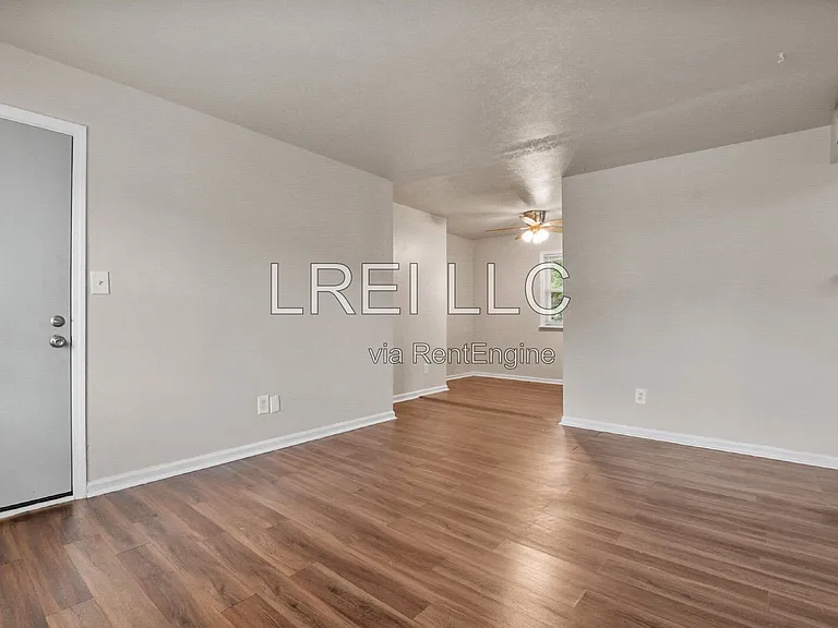 5112 Valiant Dr #3 — Photo 3