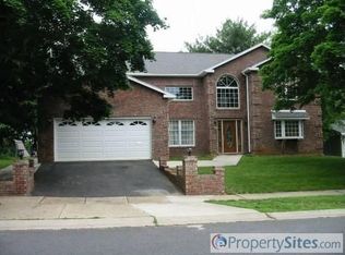 37 Triangle Ln, Willingboro, NJ 08046