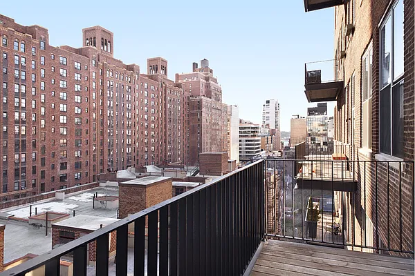 Sold by Stribling | media 2