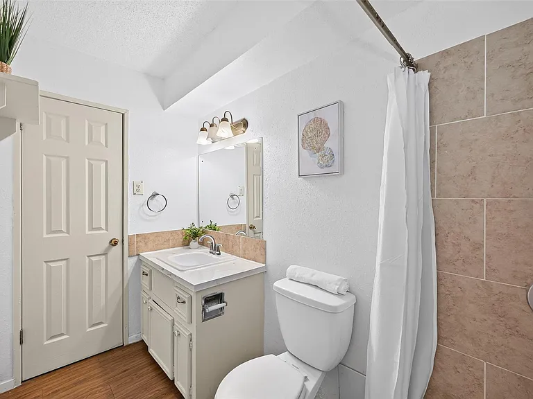 7714 Renwick Dr #D13 — Photo 26