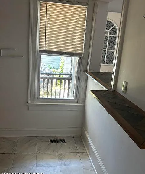 111 Embury Ave #REAR — Photo 7