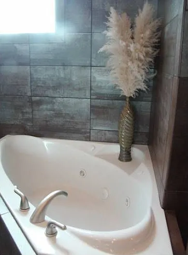 Master Tub