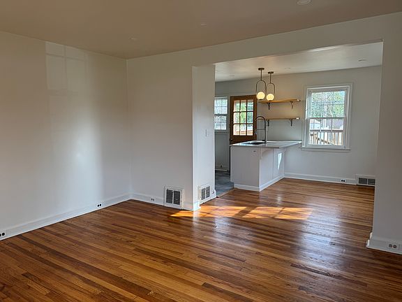 2nd image of 976 Center Ave