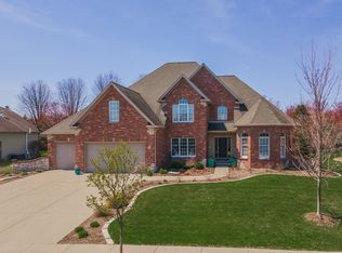 57 Stonebrook Ct, Bloomington, IL 61704