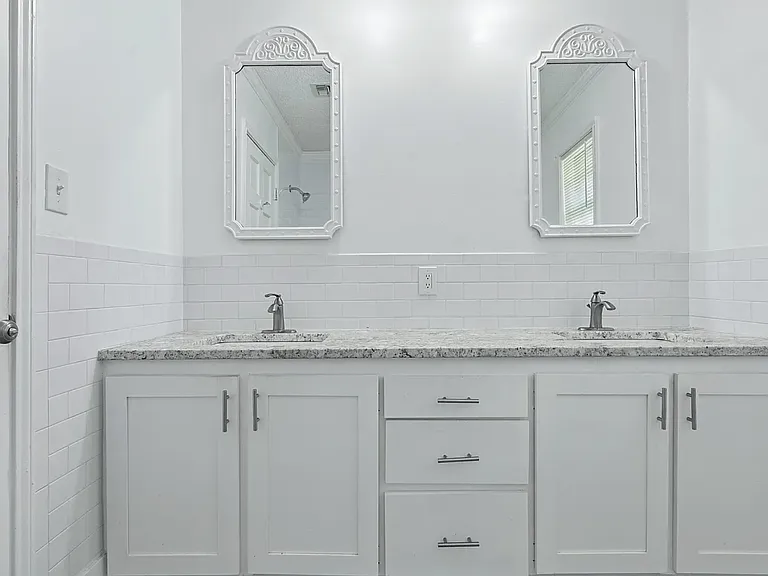 210 Wayside Dr — Photo 2