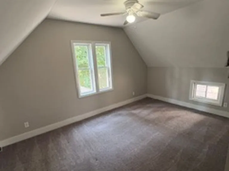 510 W Columbia Ter — Photo 11