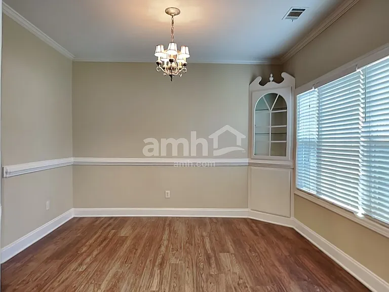 712 Gatwick Ct — Photo 6