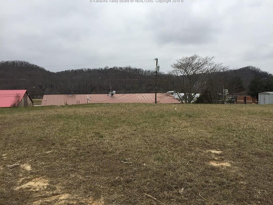 2nd image of 1120 Rocky Step Rd