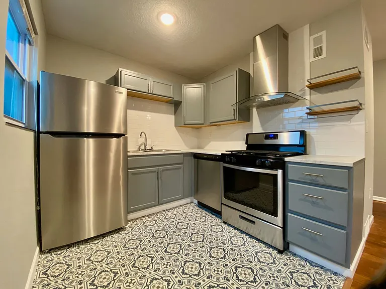 Marlborough Apartments — Photo 2