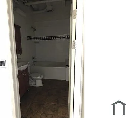 312 W 5th St #1010 — Photo 4