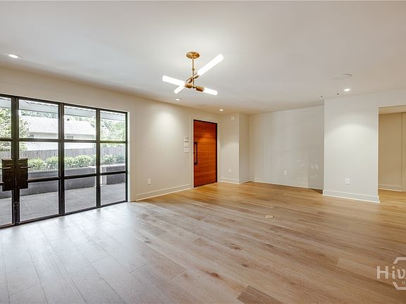 4th image of 1554 S Lumpkin Street #1