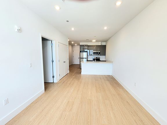 5th image of 30.3 Vroom St #604