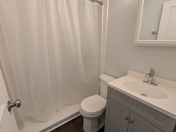2nd image of 1217A Indianola Ave