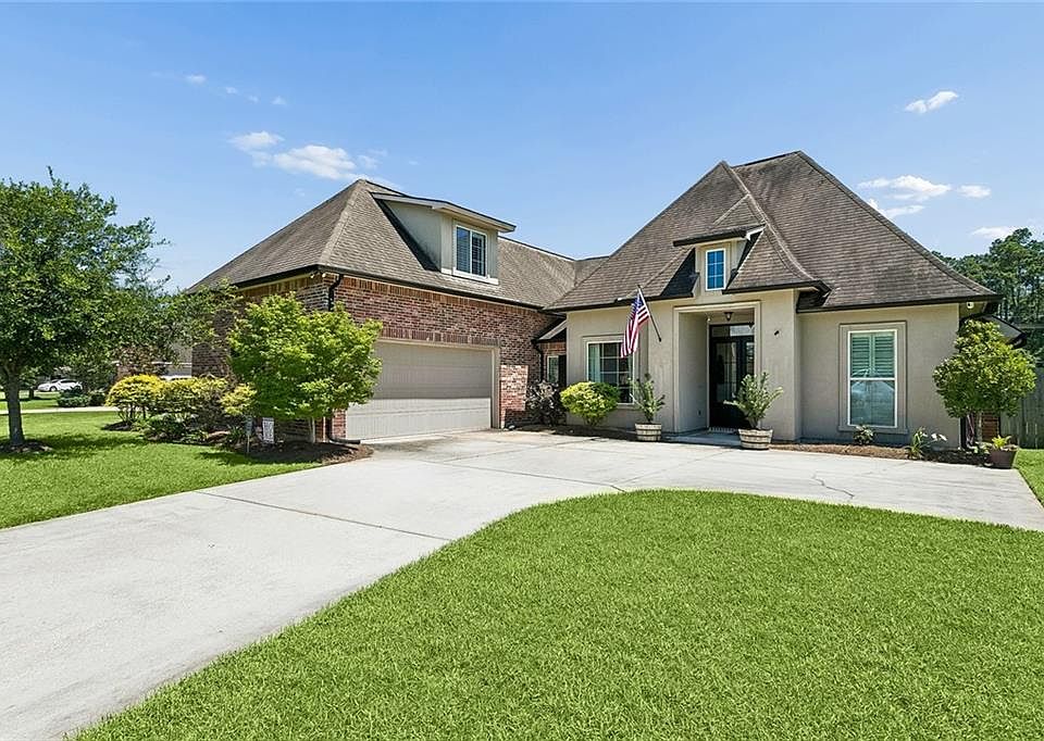 1st image of 504 English Oak Dr