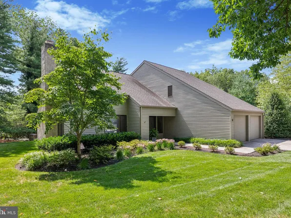 8 Hunters Run, Spring House, PA 19477