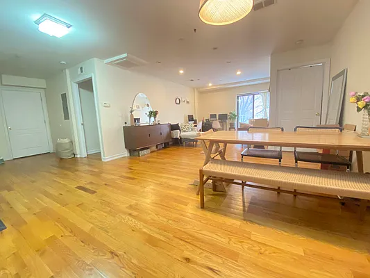 Rented by Compass | media 11