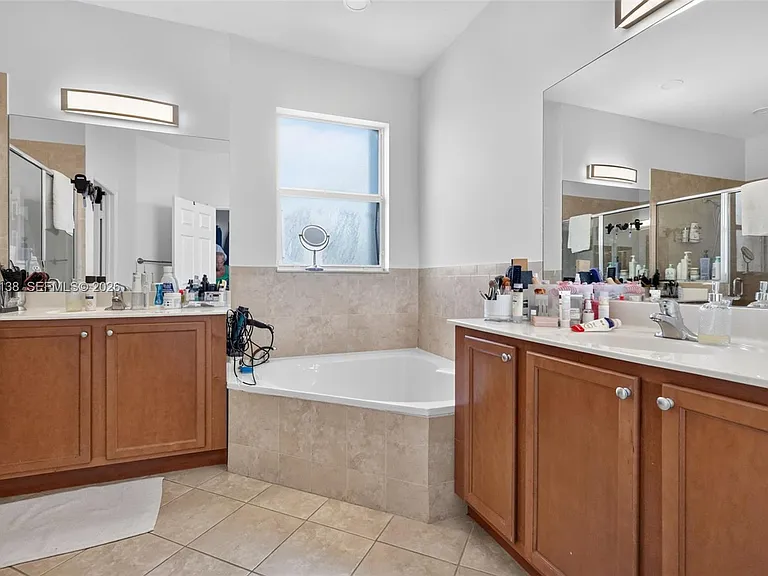 4422 NW 112th Ct — Photo 23