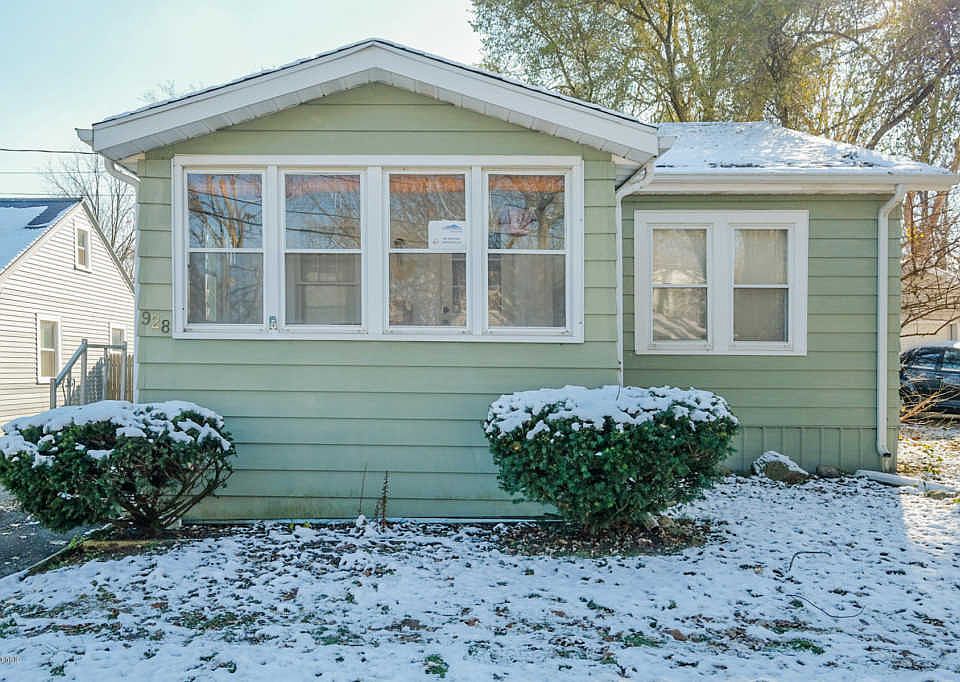 1st image of 928 Sheridan Dr
