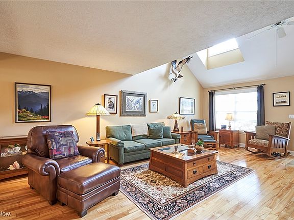 5th image of 435 W Heritage Dr