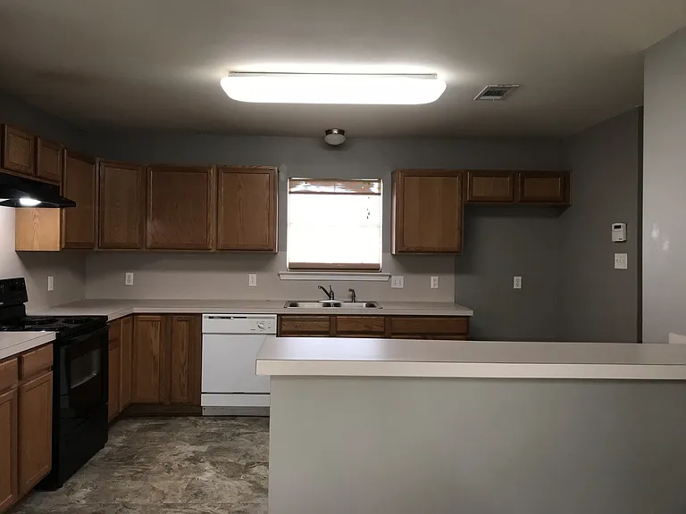 11342 Woodlore Ave — Photo 10