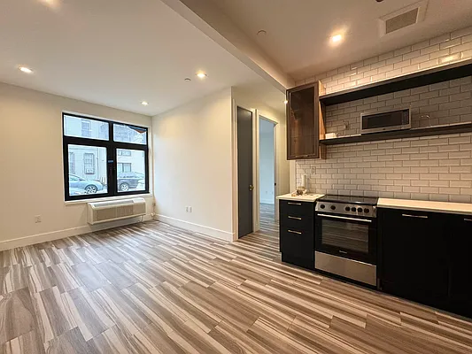 Rented by Pear NYC LLC | media 30