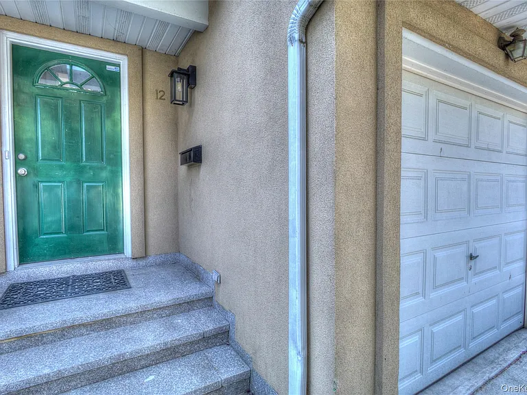 12 Yennicock Ave — Photo 5