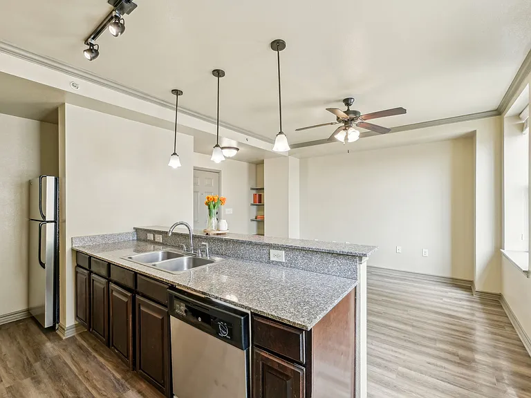 2101 Church Street — Photo 146