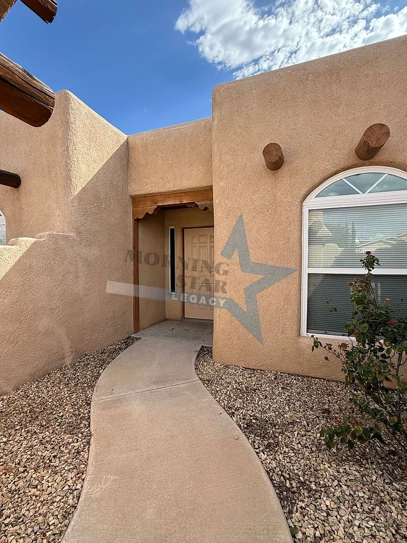 Southwestern Beauty - Excellent location! — Photo 3
