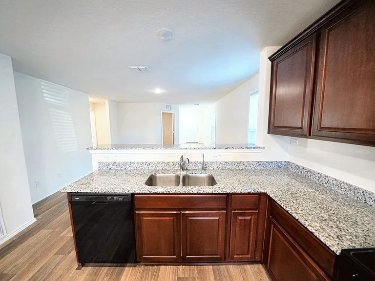 815 Retama Pass — Photo 16