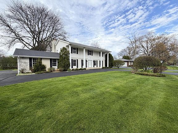 3rd image of 1100 W Duchess COURT