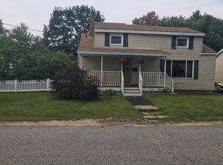 24 1st Ave, Mechanic Falls, ME 04256