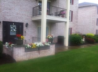 7374 Eisenhower Dr UNIT 4, Boardman, OH