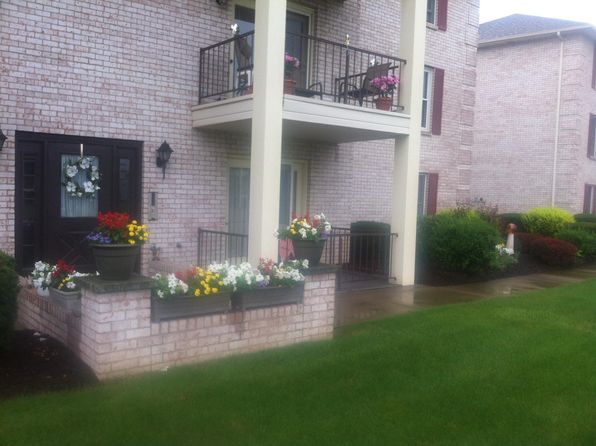 7374 Eisenhower Dr UNIT 4