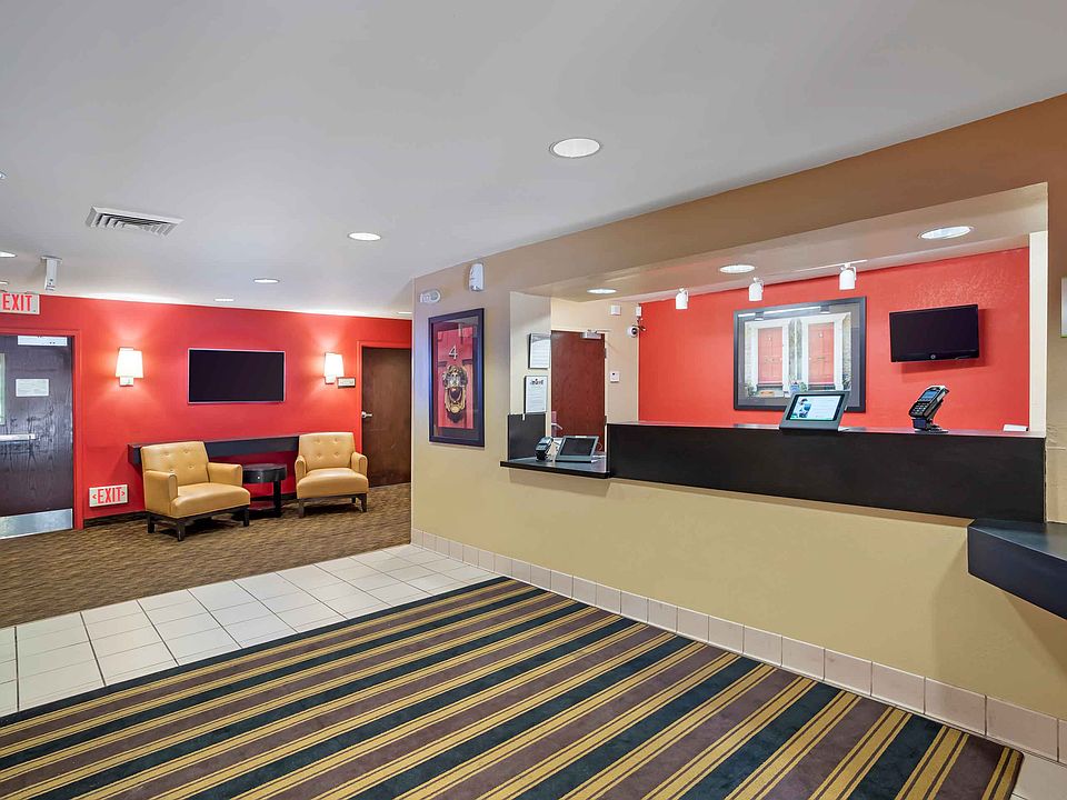 Lobby and Guest Check-in