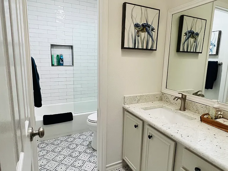Hall bathroom.