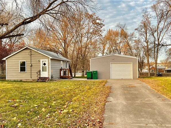 880 E Aurora Ave NE, Des Moines, IA 50313