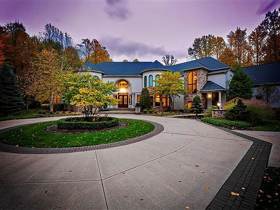 3rd image of 8320 Sanctuary Dr