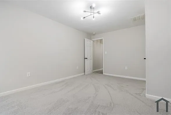 1235 N Bond St — Photo 12